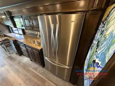 2016 Tiffin Motorhomes Allegro photo 25
