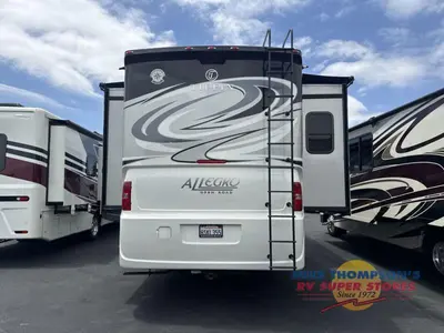 2016 Tiffin Motorhomes Allegro photo 9