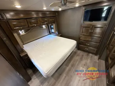 2016 Tiffin Motorhomes Allegro photo 22