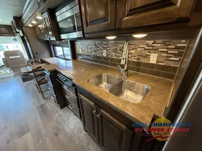2016 Tiffin Motorhomes Allegro photo 26