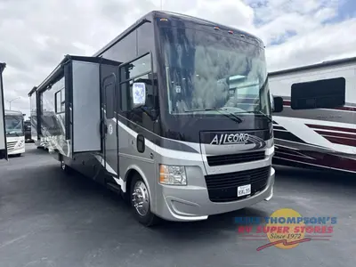 2016 Tiffin Motorhomes Allegro photo 4