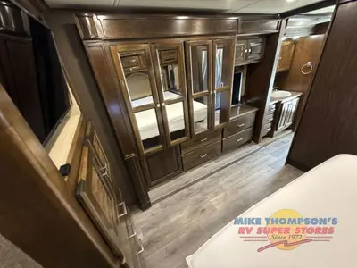 2016 Tiffin Motorhomes Allegro photo 23