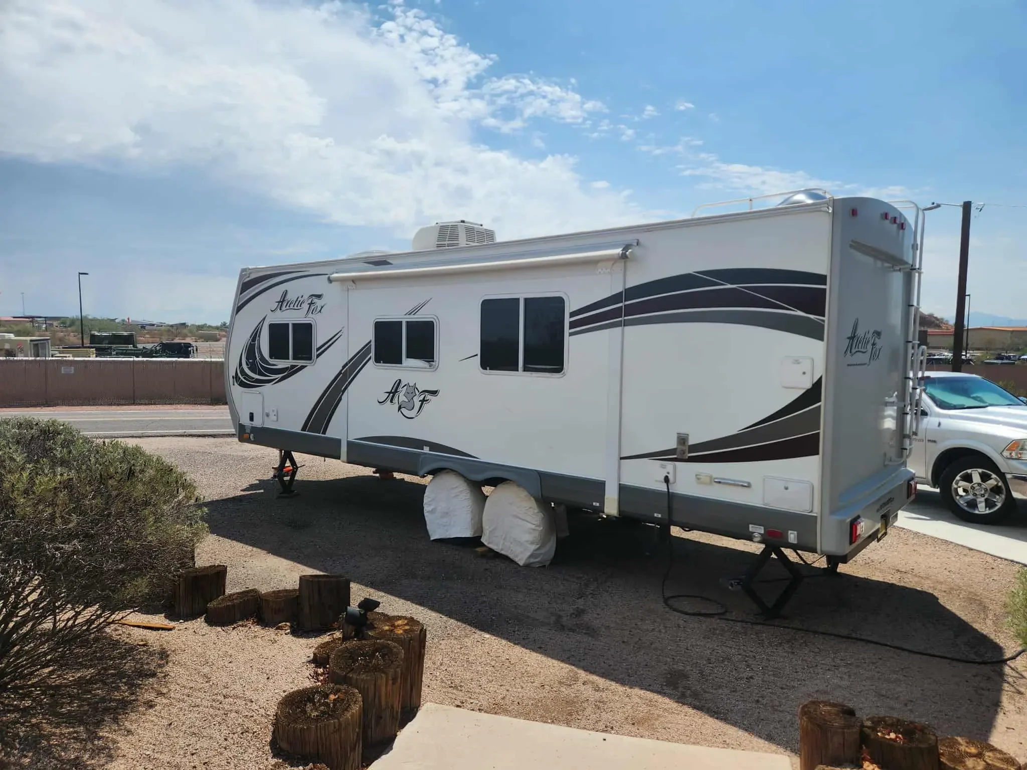 2018 NORTHWOOD MFG ARCTIC FOX exterior