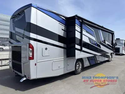 2026 Thor Motor Coach Palazzo GT photo 8