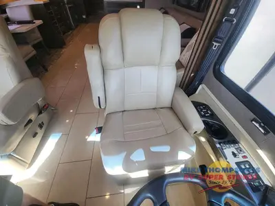 2018 Tiffin Motorhomes Allegro RED photo 19