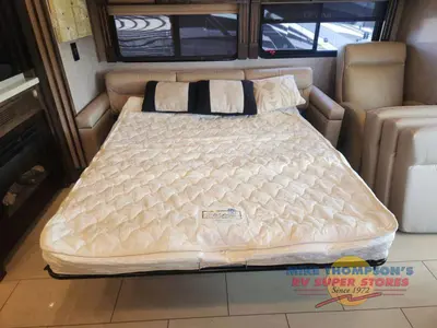 2018 Tiffin Motorhomes Allegro RED photo 25