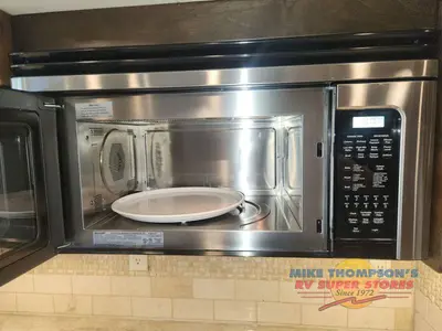 2018 Tiffin Motorhomes Allegro RED photo 34