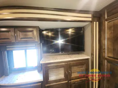 2018 Tiffin Motorhomes Allegro RED photo 41