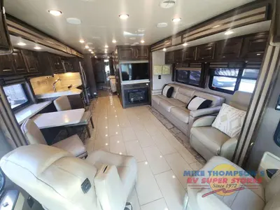 2018 Tiffin Motorhomes Allegro RED photo 23