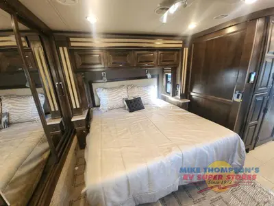 2018 Tiffin Motorhomes Allegro RED photo 40