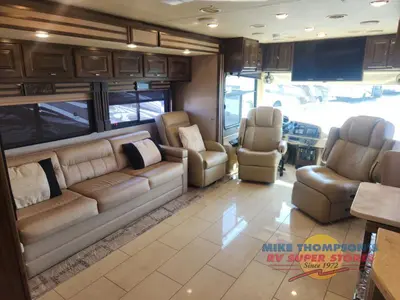 2018 Tiffin Motorhomes Allegro RED photo 21