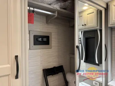 2026 Tiffin Motorhomes Phaeton photo 41