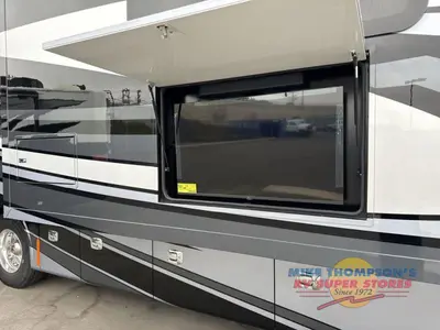 2026 Tiffin Motorhomes Phaeton photo 16