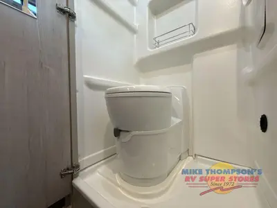 2026 Winnebago Solis photo 35