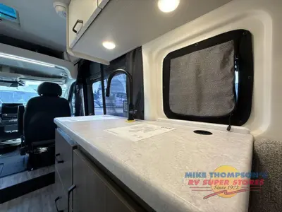 2026 Thor Motor Coach Sequence Sport photo 24