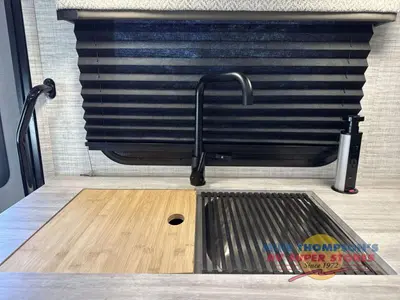 2025 Entegra Coach Odyssey photo 32