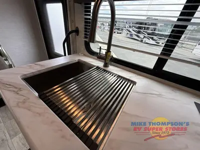 2025 Thor Motor Coach Chateau ESpec Essential photo 22