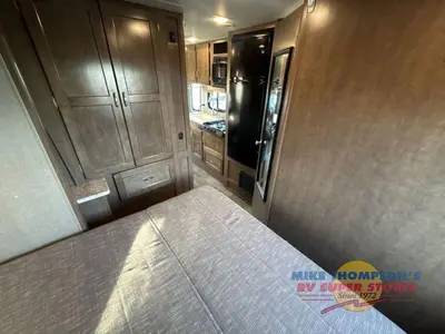 2019 Winnebago Outlook photo 28