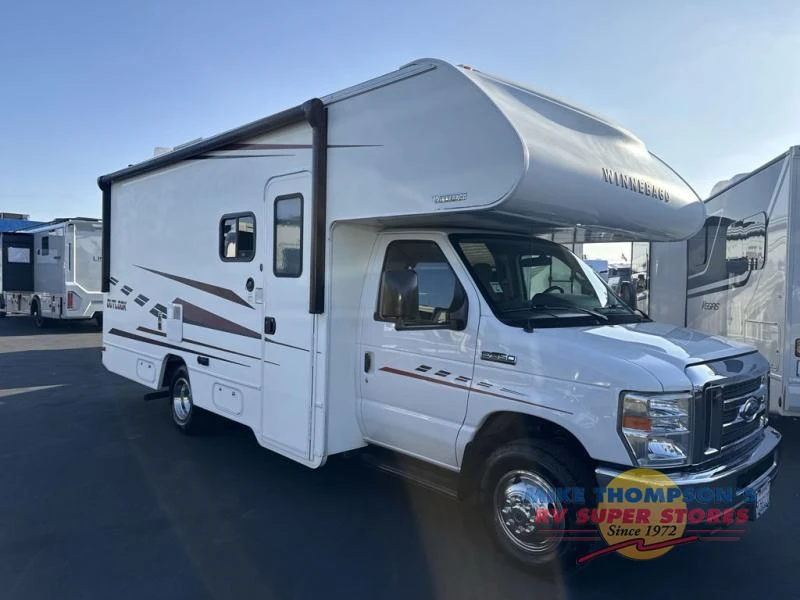 2019 Winnebago Outlook exterior