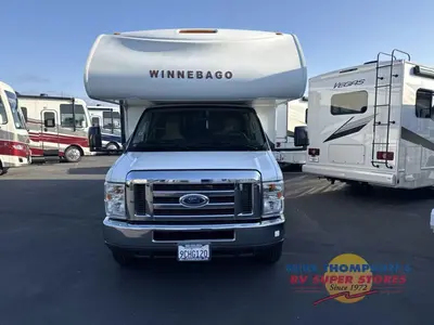 2019 Winnebago Outlook photo 7