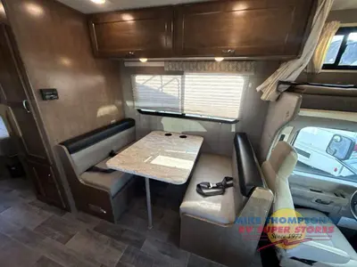 2019 Winnebago Outlook photo 18