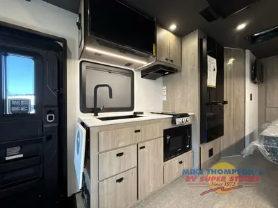 2026 Grand Design Lineage Series M photo 26
