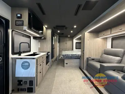2026 Grand Design Lineage Series M photo 22