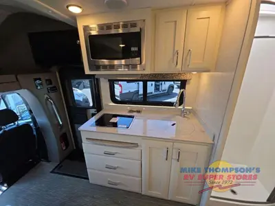 2021 Tiffin Motorhomes Wayfarer photo 30
