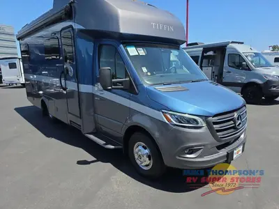 2021 Tiffin Motorhomes Wayfarer photo 2