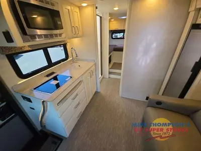 2021 Tiffin Motorhomes Wayfarer photo 24