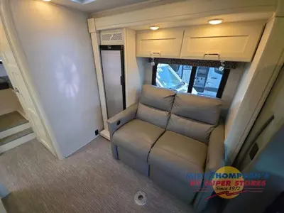 2021 Tiffin Motorhomes Wayfarer photo 23
