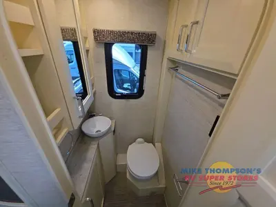 2021 Tiffin Motorhomes Wayfarer photo 39