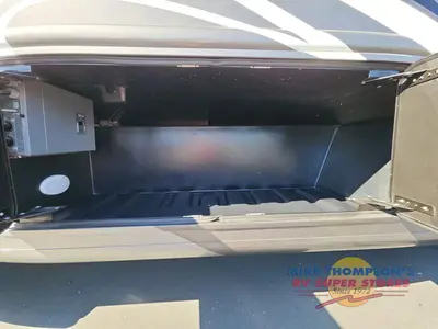 2021 Thor Motor Coach Omni photo 43