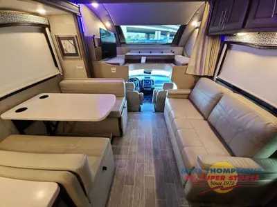 2021 Thor Motor Coach Omni photo 23