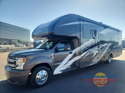2021 Thor Motor Coach Omni photo 11