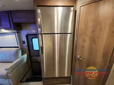 2021 Thor Motor Coach Omni photo 32