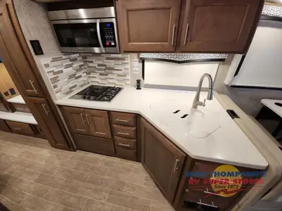 2021 Thor Motor Coach Omni photo 28