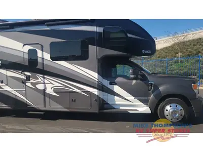 2021 Thor Motor Coach Omni photo 2