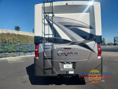 2021 Thor Motor Coach Omni photo 14