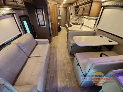 2021 Thor Motor Coach Omni photo 24