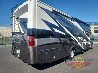 2021 Thor Motor Coach Omni photo 15