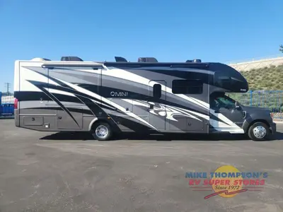 2021 Thor Motor Coach Omni photo 16