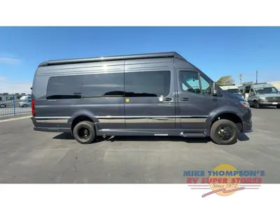 2027 Grech RV Strada-ion AWD photo 9