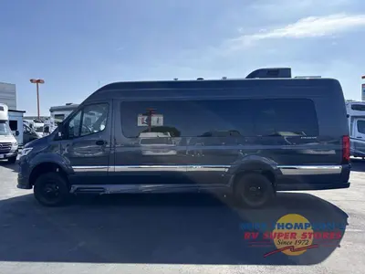 2027 Grech RV Strada-ion AWD photo 12