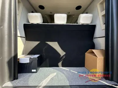 2027 Grech RV Strada-ion AWD photo 35