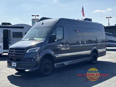 2027 Grech RV Strada-ion AWD photo 11