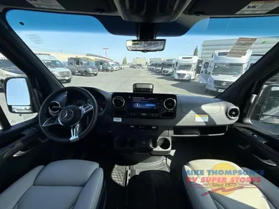 2027 Grech RV Strada-ion AWD photo 18