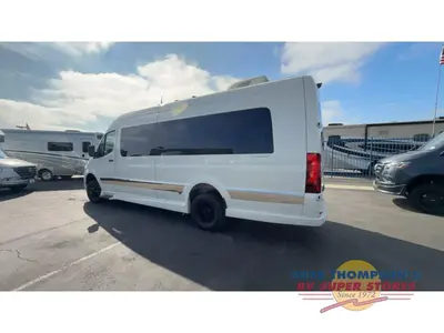 2027 Grech RV Strada-ion AWD photo 6