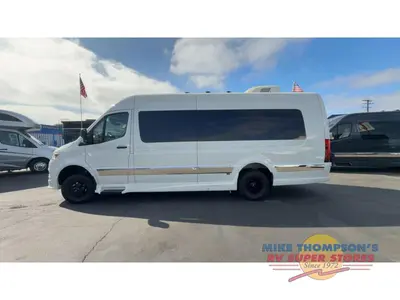 2027 Grech RV Strada-ion AWD photo 5