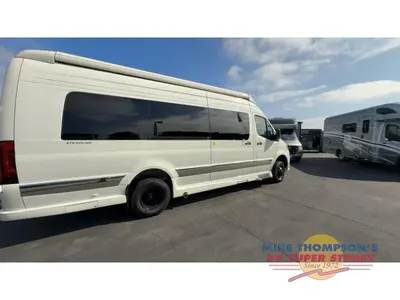 2027 Grech RV Strada-ion AWD photo 8